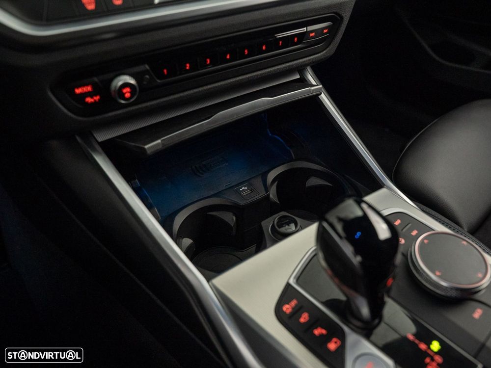 BMW 330 e Pack M Auto - 29