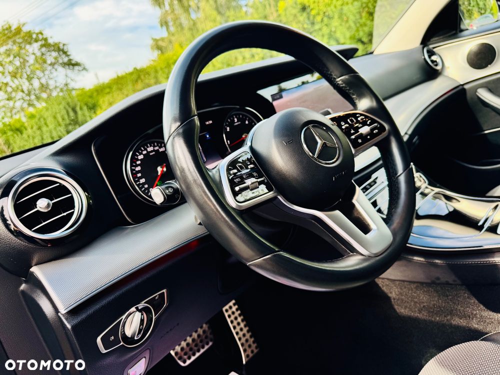 Mercedes-Benz Klasa E 220 d T 9G-TRONIC Exclusive - 24