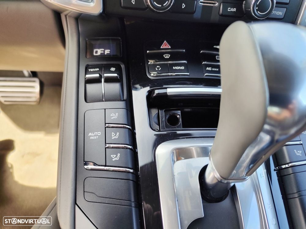 Porsche Cayenne - 17