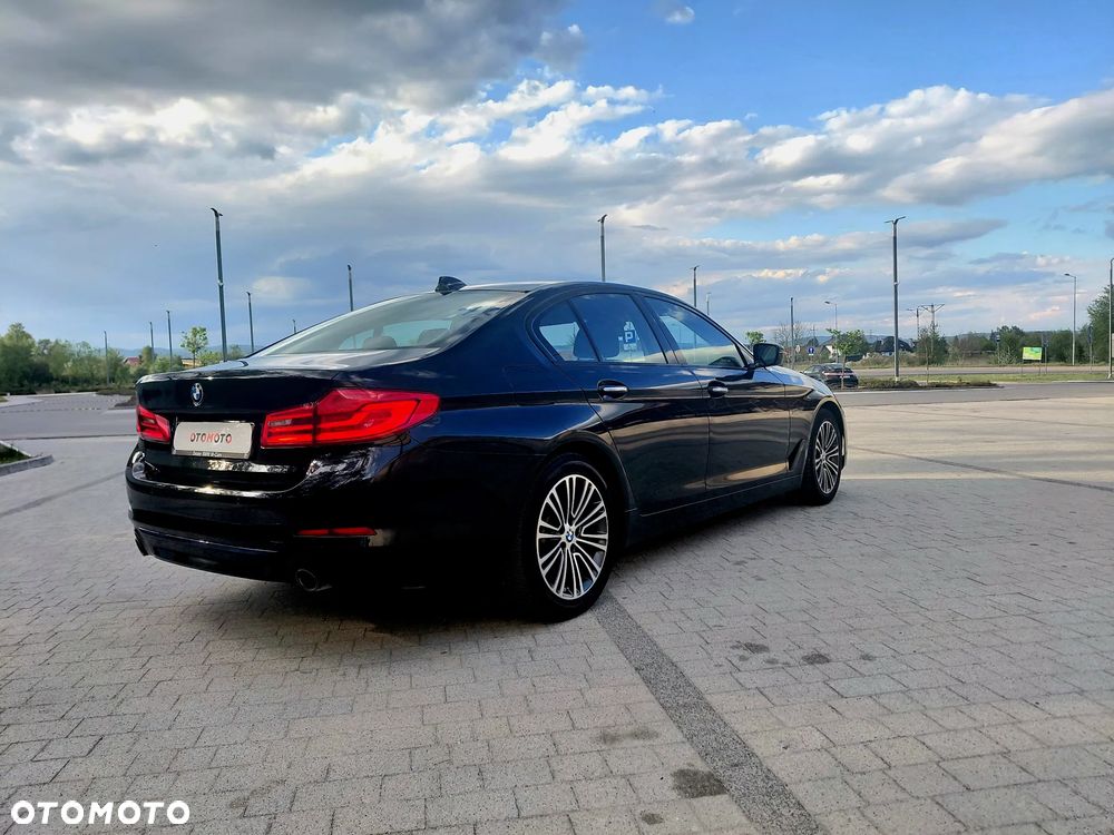 BMW Seria 5 525d Sport Line - 13
