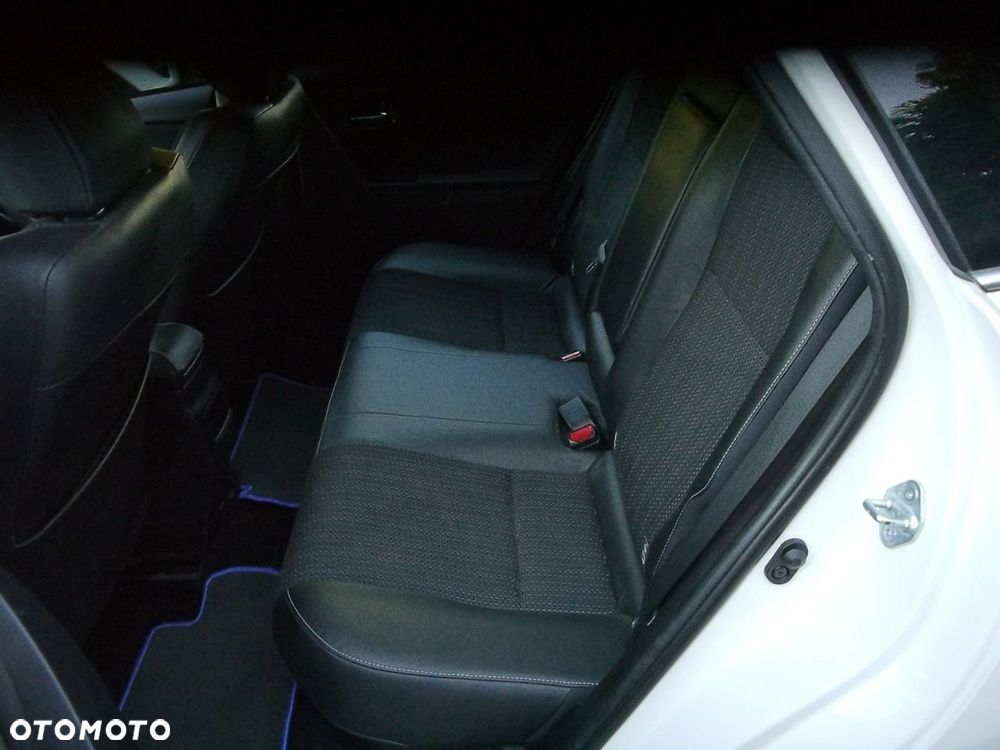 Toyota Auris - 31
