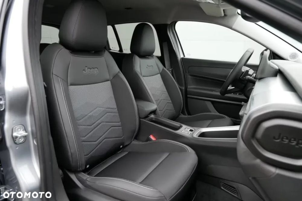 Jeep Avenger 1.2 T3 mHEV Summit FWD eDCT6 - 13