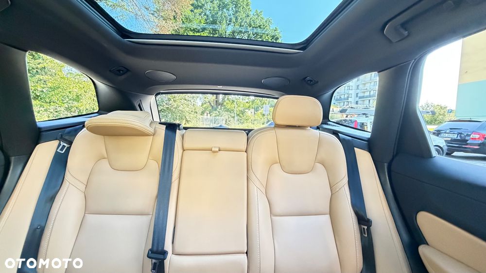 Volvo XC 60 B4 D AWD Ultimate Dark - 7
