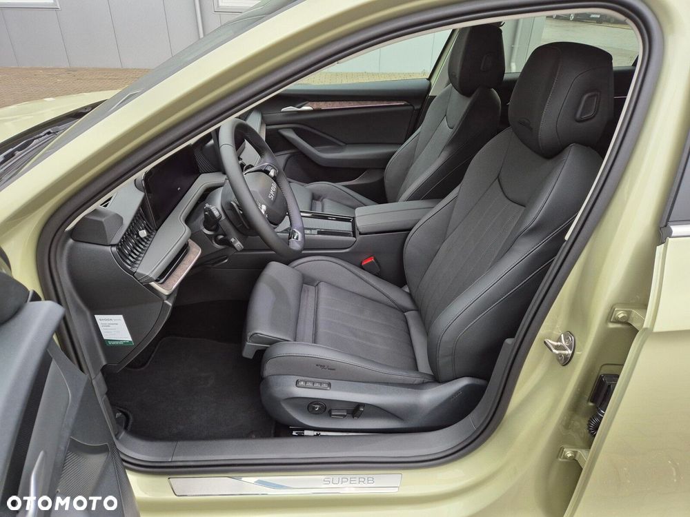 Skoda Superb 2.0 TDI SCR 4x4 L&K DSG - 17