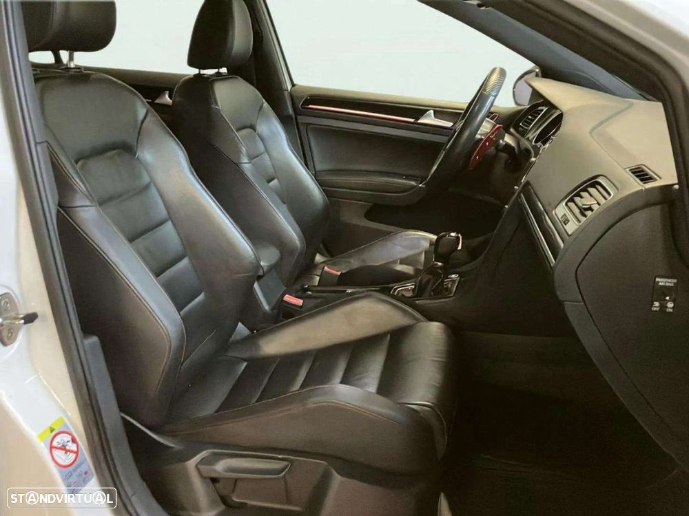 VW Golf 2.0 TSI GTI DSG Performance - 16