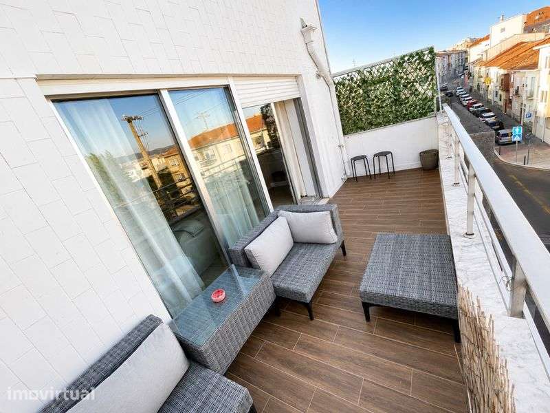 T2 com varanda na Areosa | Excelente localização - Grande imagem: 3/8