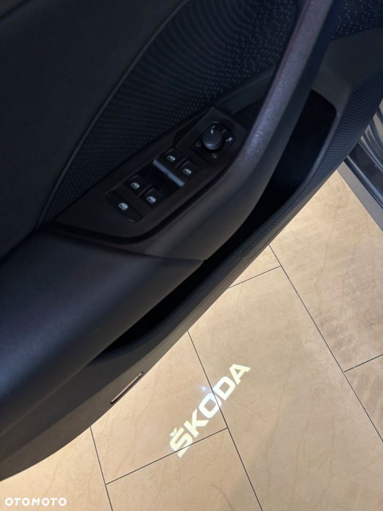 Skoda Octavia 2.0 TSI RS DSG - 9