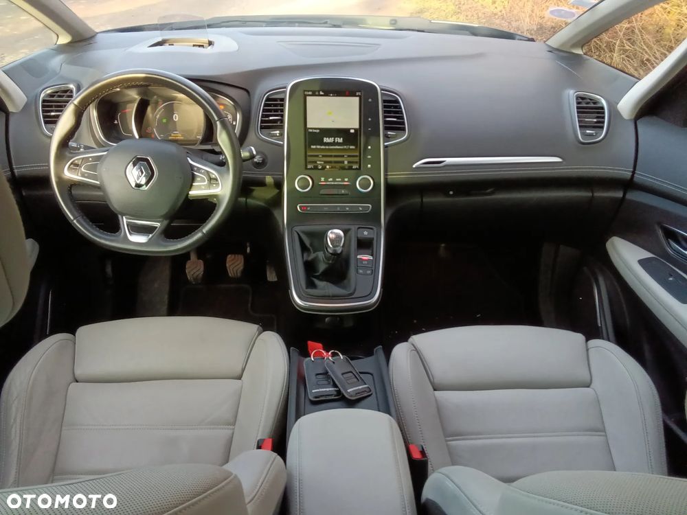 Renault Scenic Energy TCe 130 S&S Bose Edition - 11