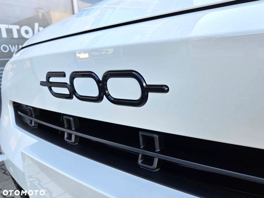 Fiat 600 1.2 Turbo Sport eDCT - 4