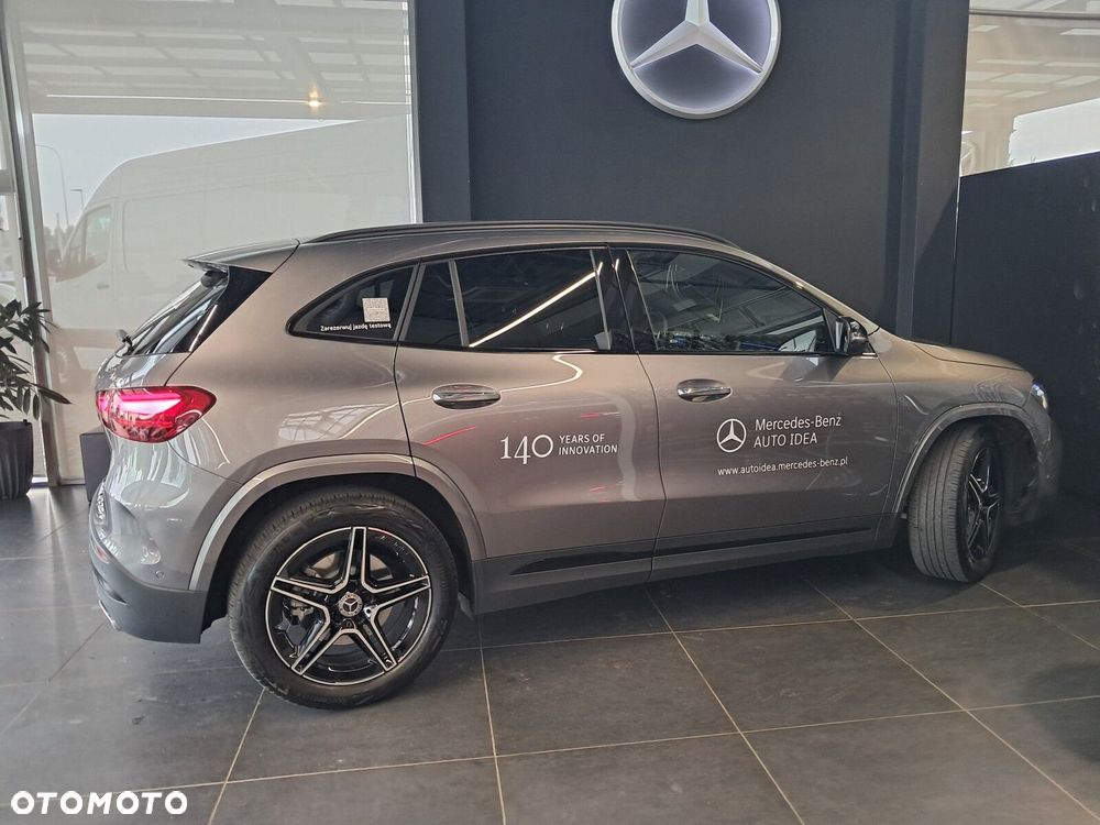 Mercedes-Benz GLA - 22