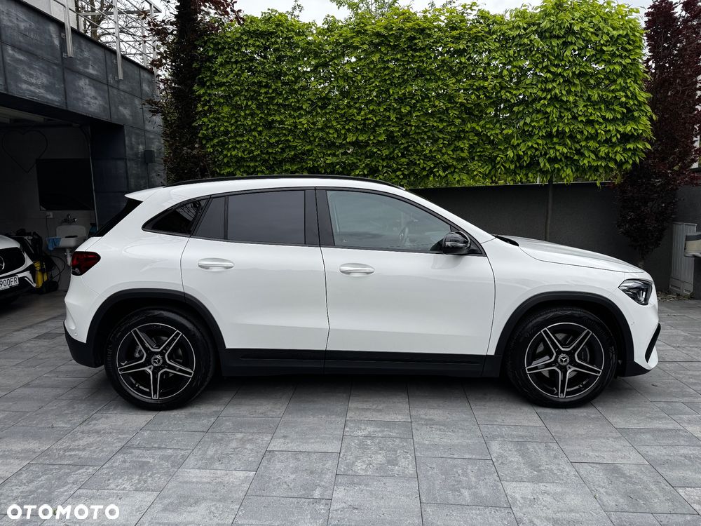 Mercedes-Benz GLA 200 AMG Line - 2