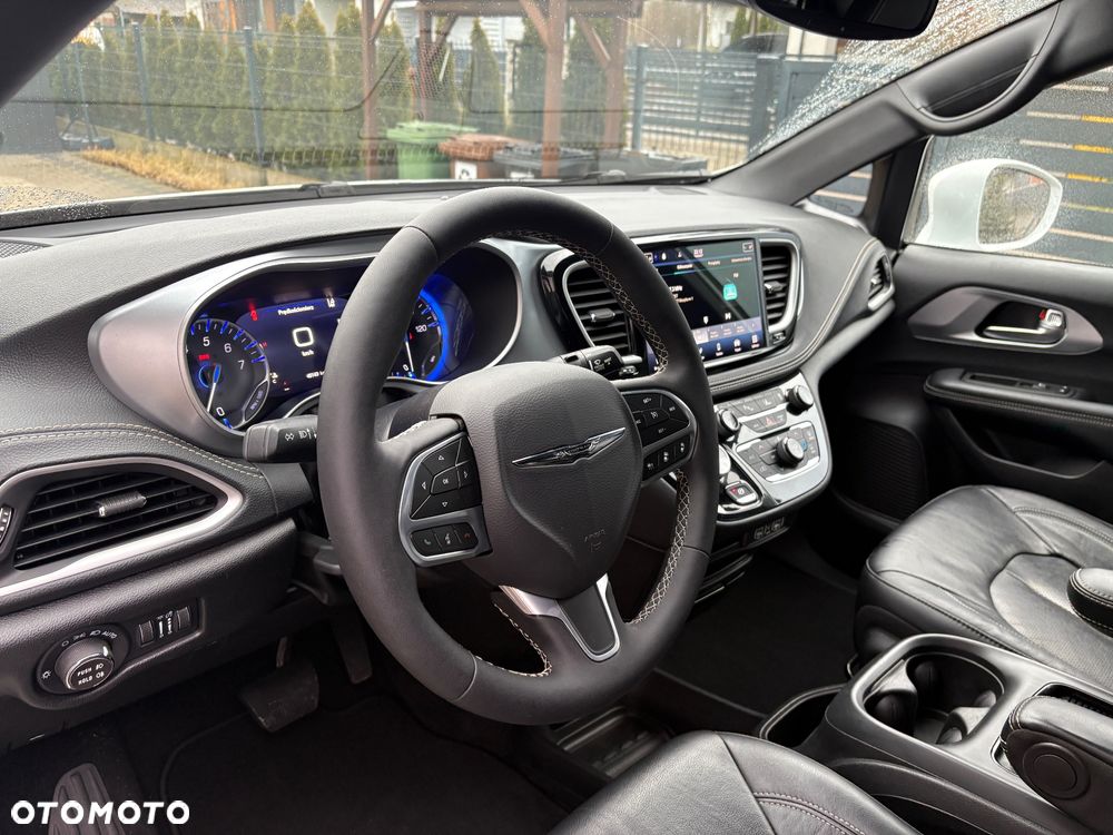 Chrysler Pacifica - 4