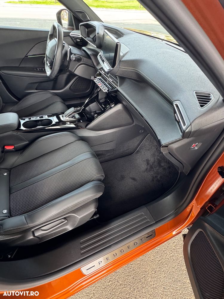 Peugeot 2008 1.2 PureTech EAT8 STT GT Pack - 9