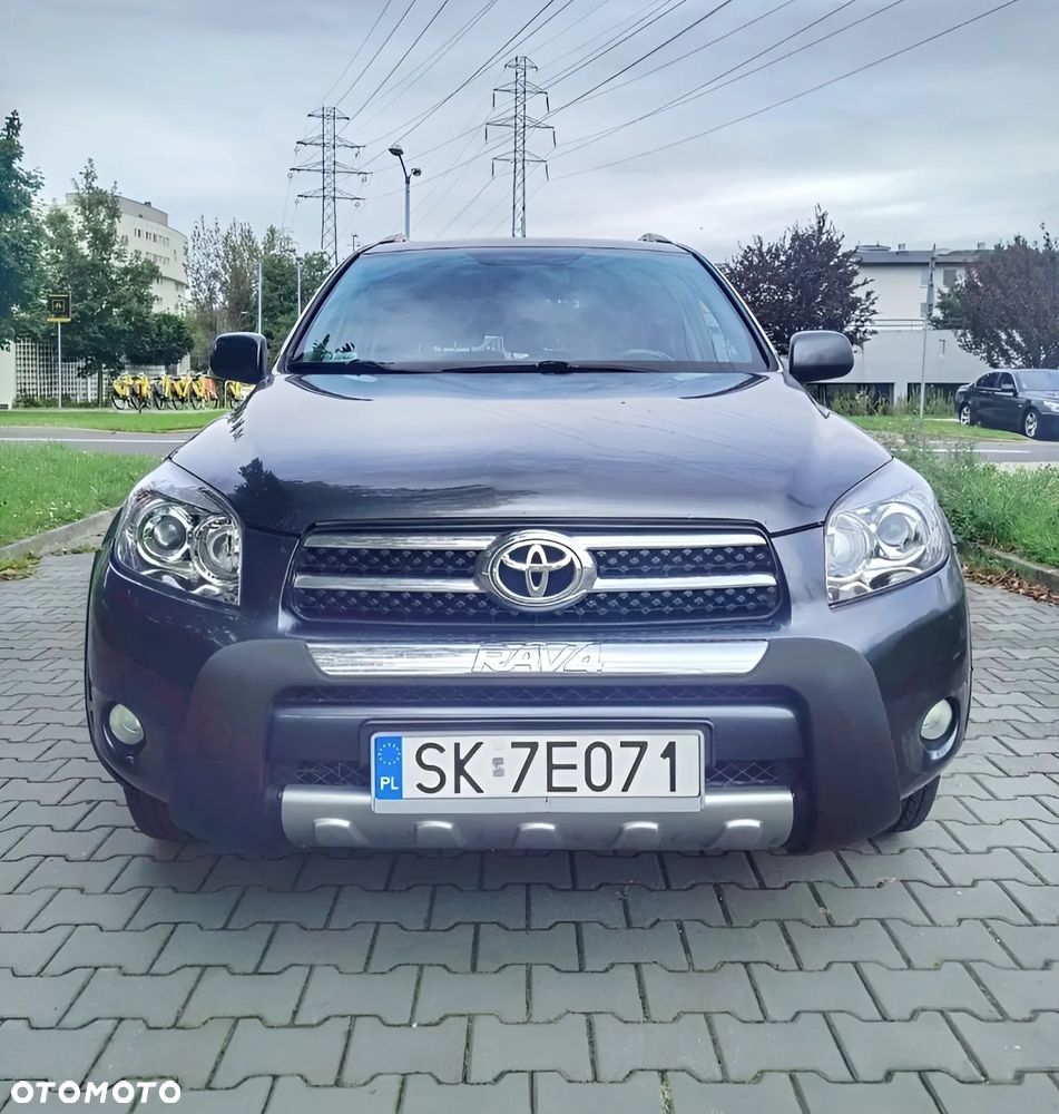 Toyota RAV4 - 1