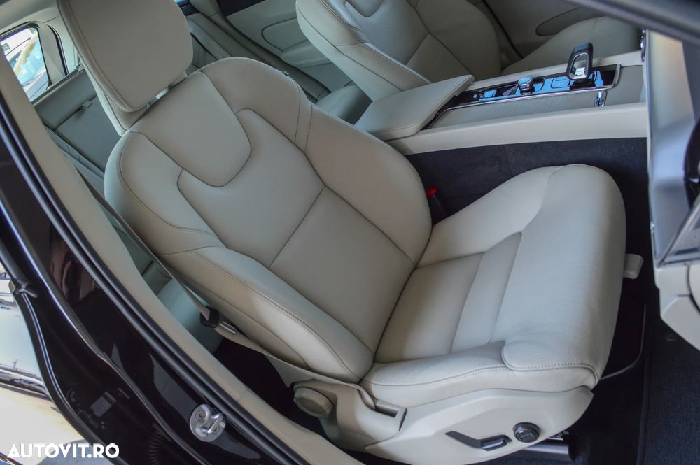 Volvo XC 60 T6 AWD Ultra Black Edition - 20