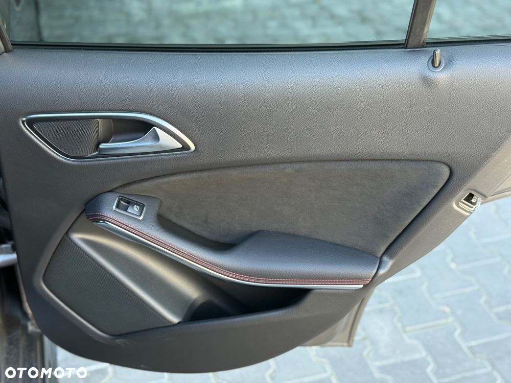 Mercedes-Benz GLA AMG 45 4-Matic - 34