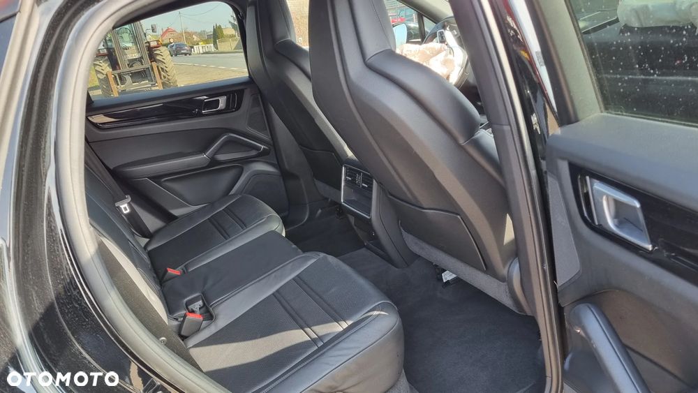 Porsche Cayenne E-Hybrid Tiptronic S - 36