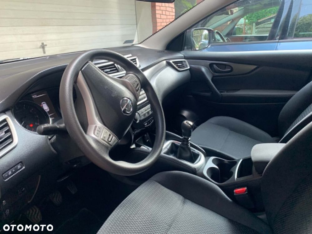 Nissan Qashqai 1.6 Visia - 9
