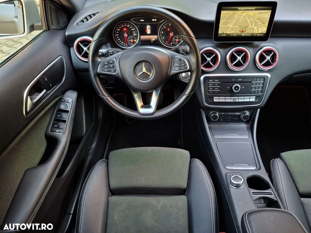 Mercedes-Benz A 180 7G-DCT - 12