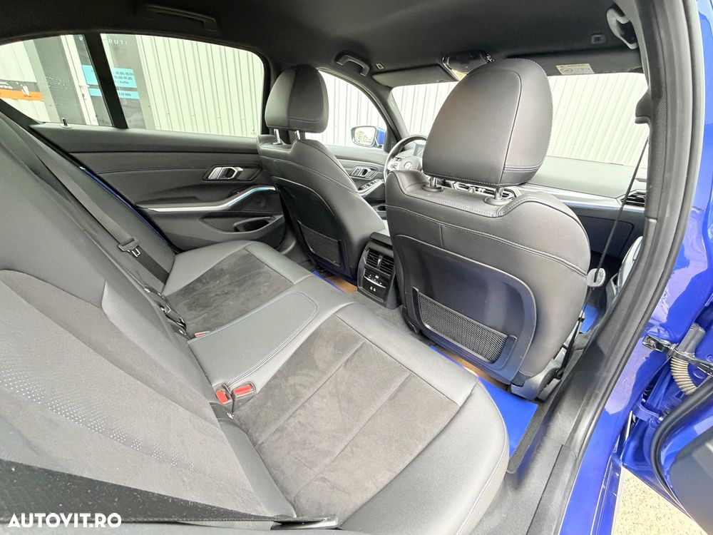 BMW Seria 3 320d xDrive AT MHEV - 25