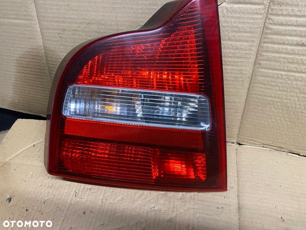 LAMPA TYLNA LEWA VOLVO S80 I 9154478 9154480 - 1