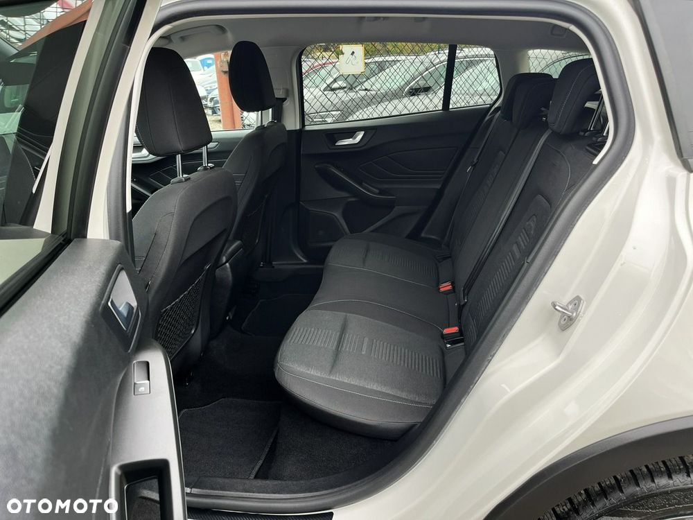 Ford Focus 1.0 EcoBoost Active Business - 32