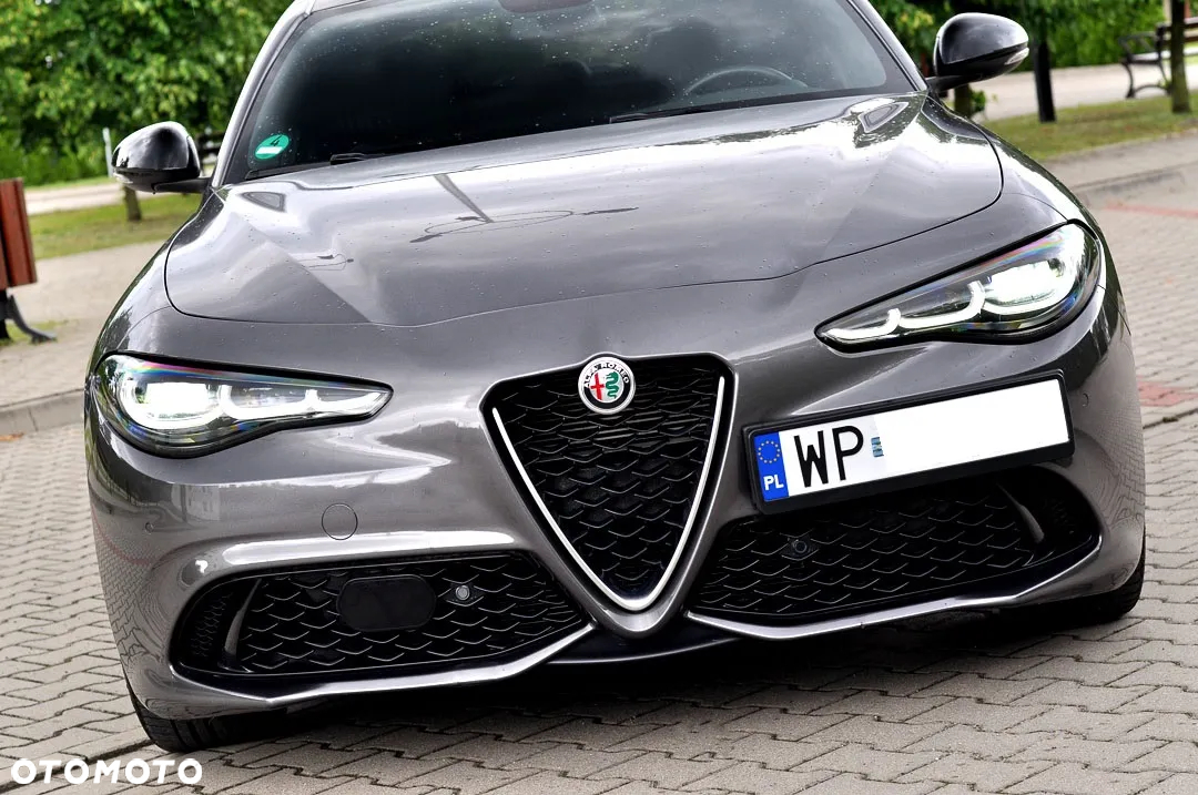 Alfa Romeo Giulia 2.0 Turbo 16V AT8-Q4 Ti - 8