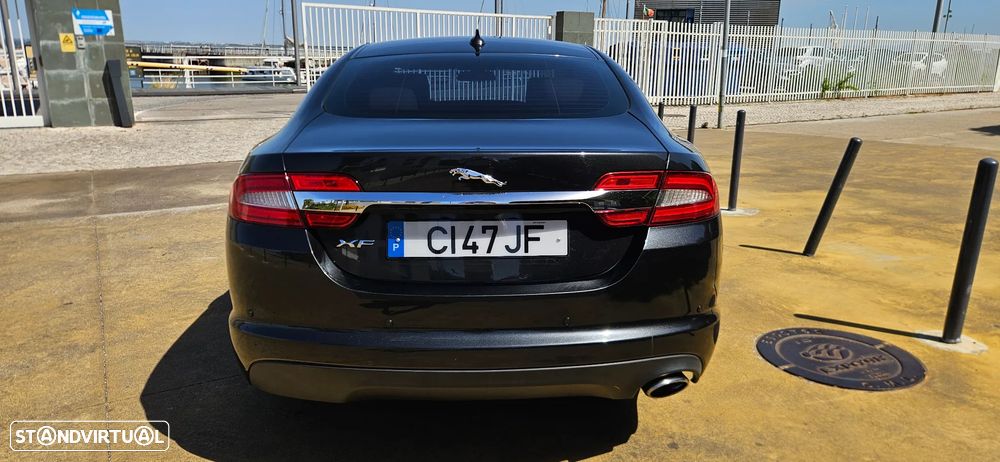 Jaguar XF 2.2 D Premium Luxury - 4