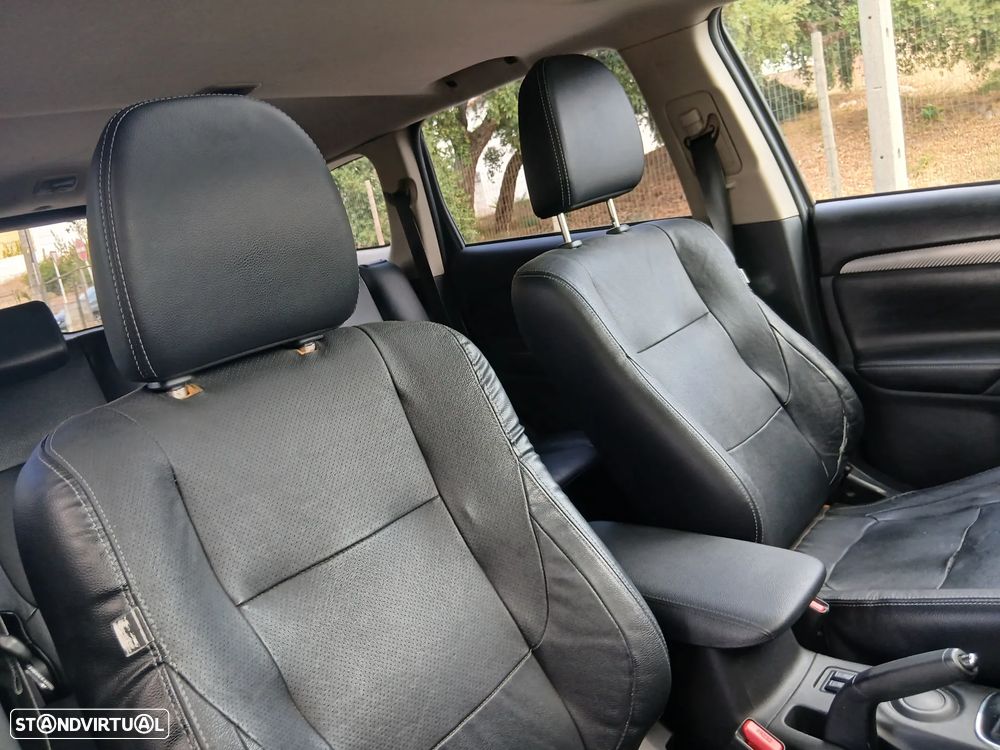 Mitsubishi Outlander 2.2 DI-D Instyle Navi - 43