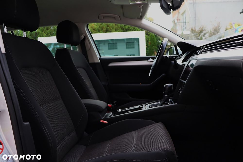 Volkswagen Passat 2.0 TDI SCR Comfortline DSG - 22