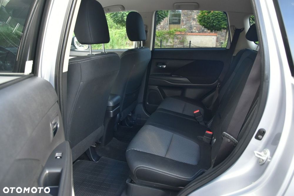 Mitsubishi Outlander - 13