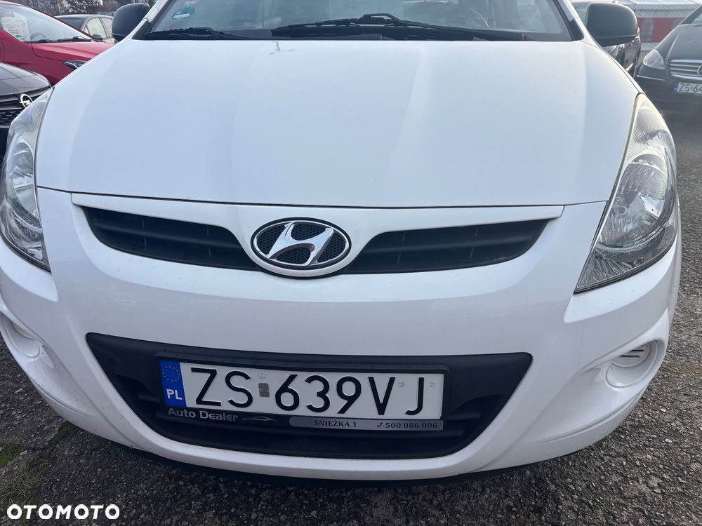 Hyundai i20 1.2 FIFA WM Edition - 28