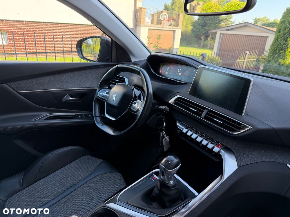 Peugeot 3008 1.6 BlueHDi Allure S&S - 17