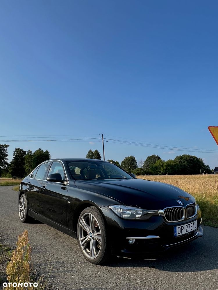 BMW Seria 3 330i - 3