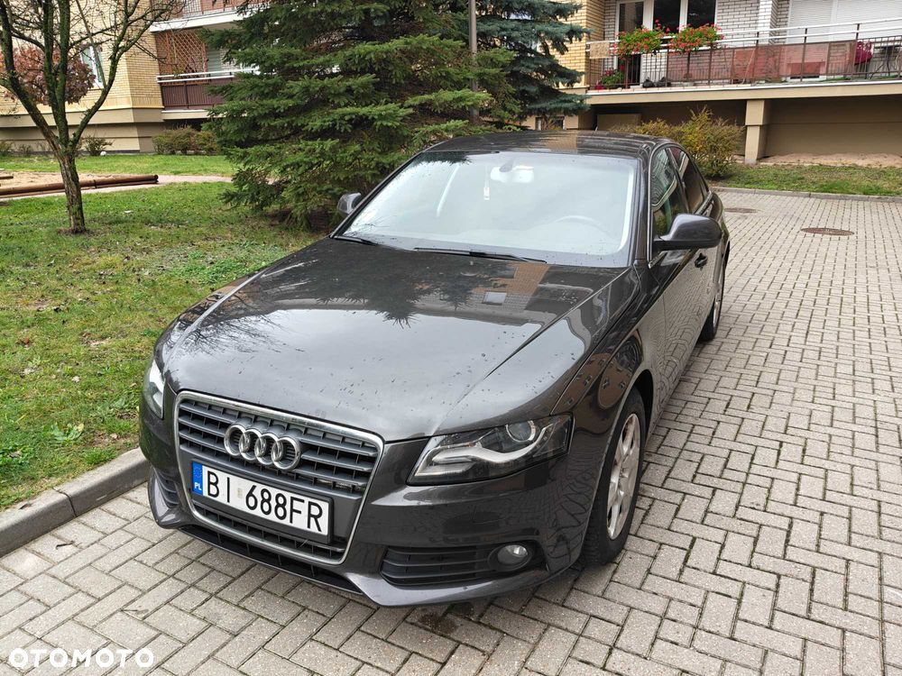 Audi A4 Limousine - 1