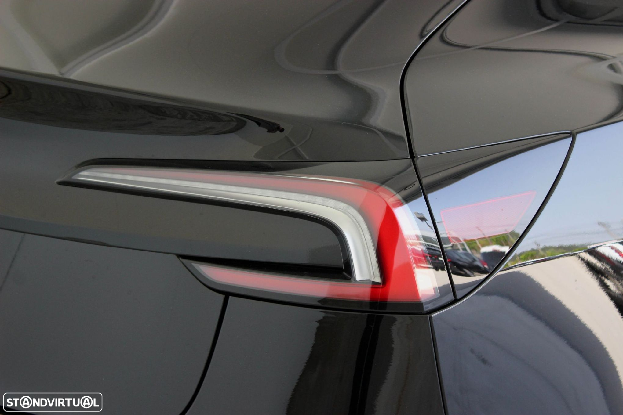 Tesla Model 3 - 8