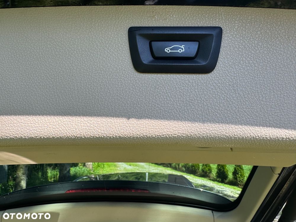 BMW Seria 3 320d xDrive - 10