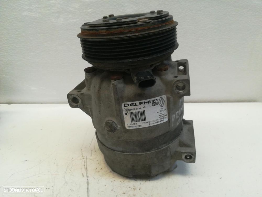 COMPRESSOR DE AR CONDICIONADO RENAULT TRAFIC II FURGÓN - 1