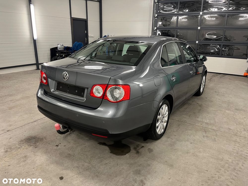 Volkswagen Jetta 1.9 TDI DPF Comfortline - 10