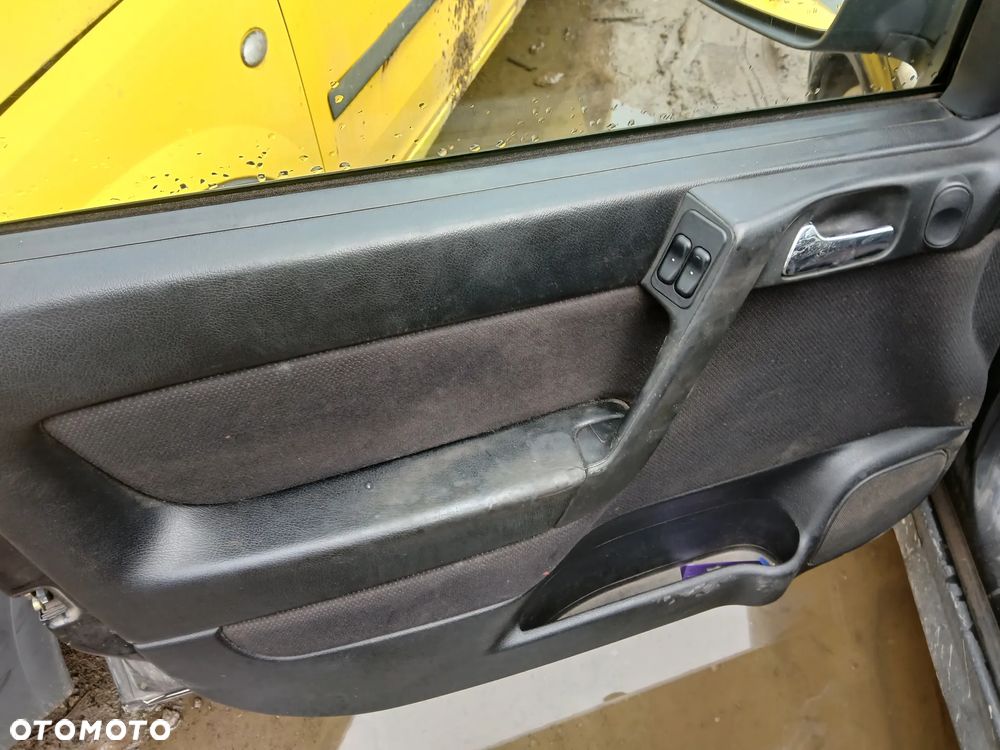 OPEL ASTRA G II Z298 HB  panel szyb sterownik stacyjka zamki zestaw startowy kierownica poduszka - 3