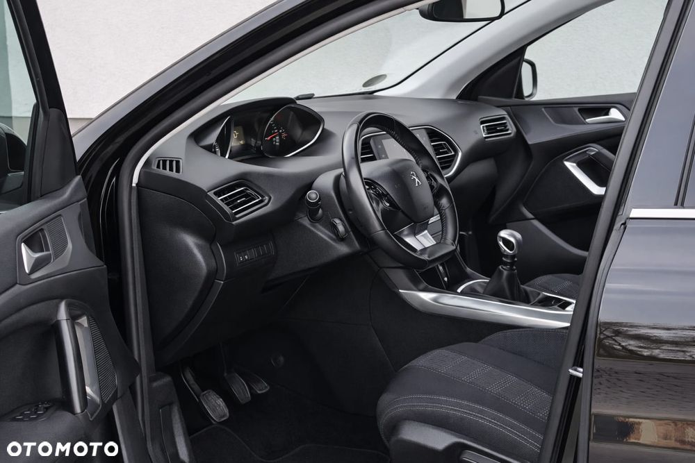Peugeot 308 1.6 BlueHDi Allure S&S - 10