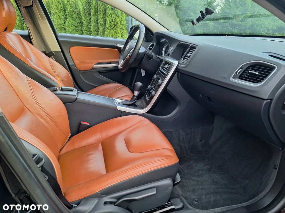 Volvo V60 T3 Momentum - 20