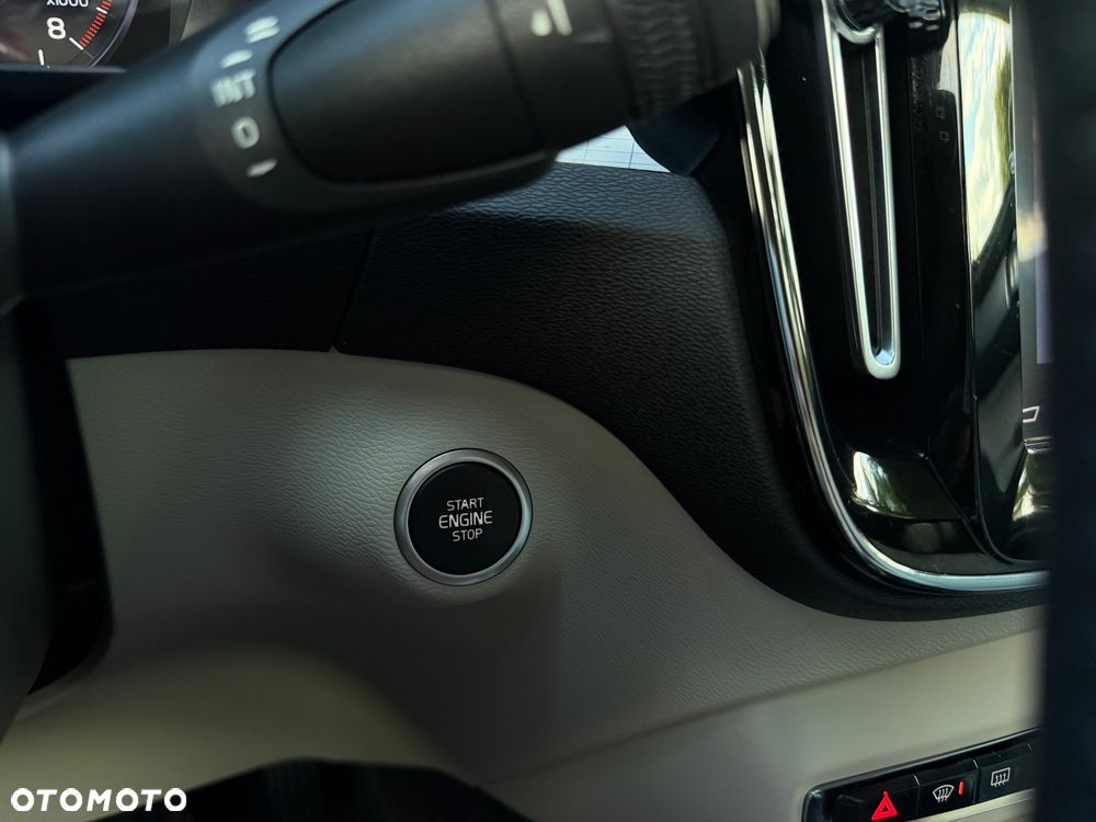 Volvo XC 40 T4 Geartronic Inscription - 36
