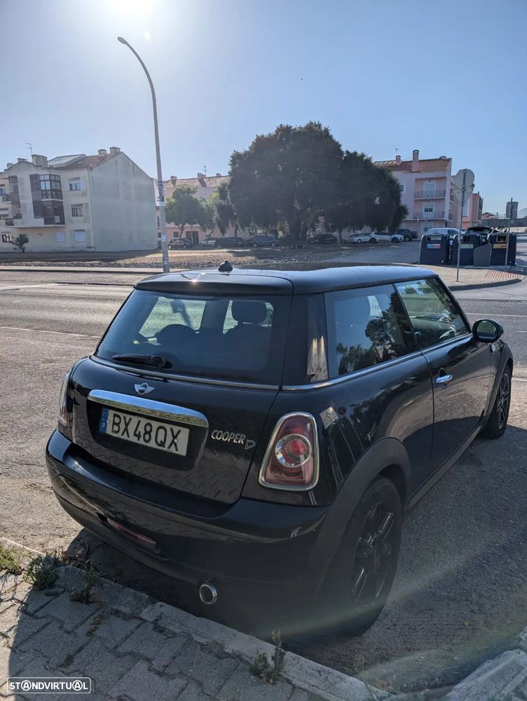 MINI 3 Portas Cooper D - 2