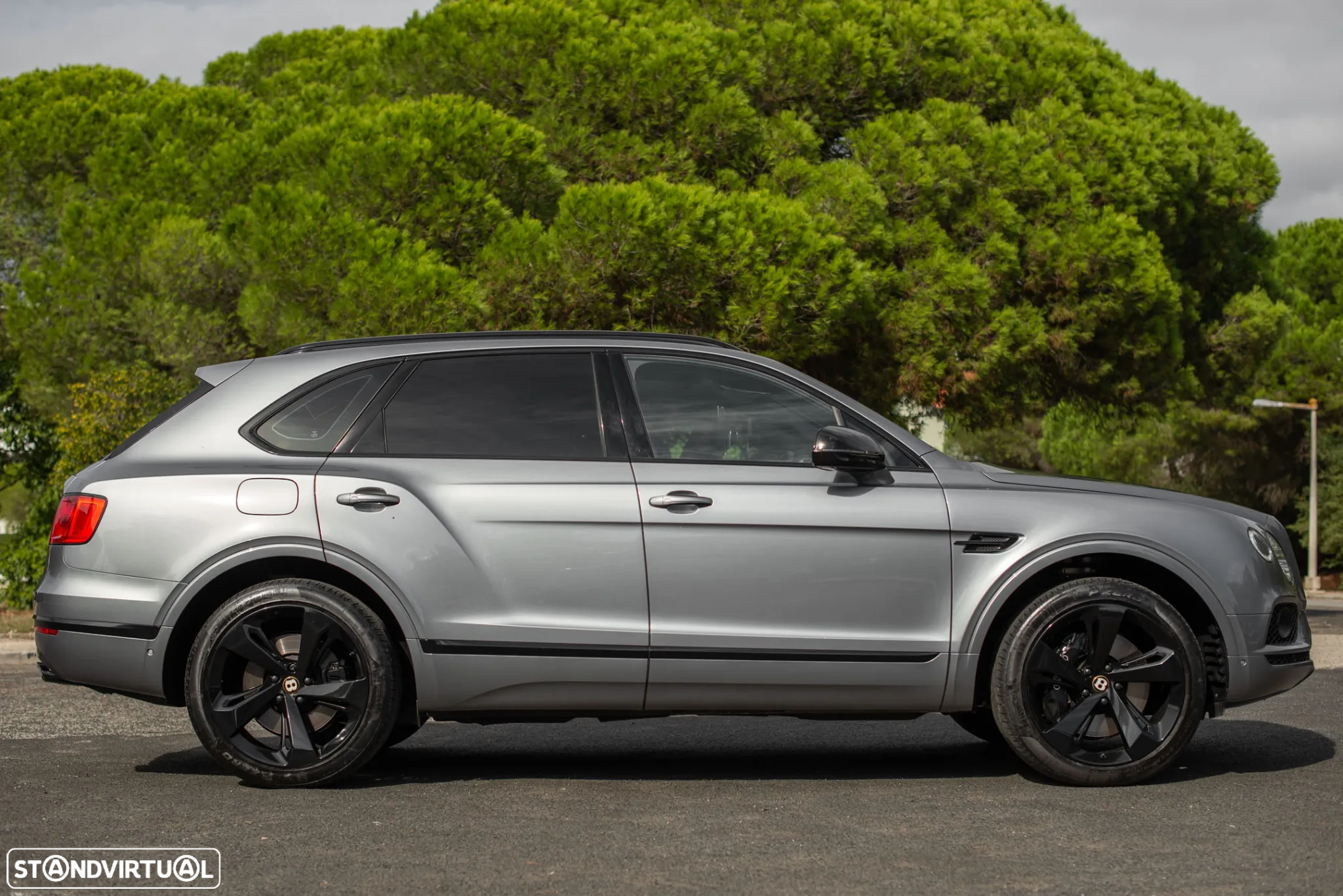 Bentley Bentayga V8 - 8