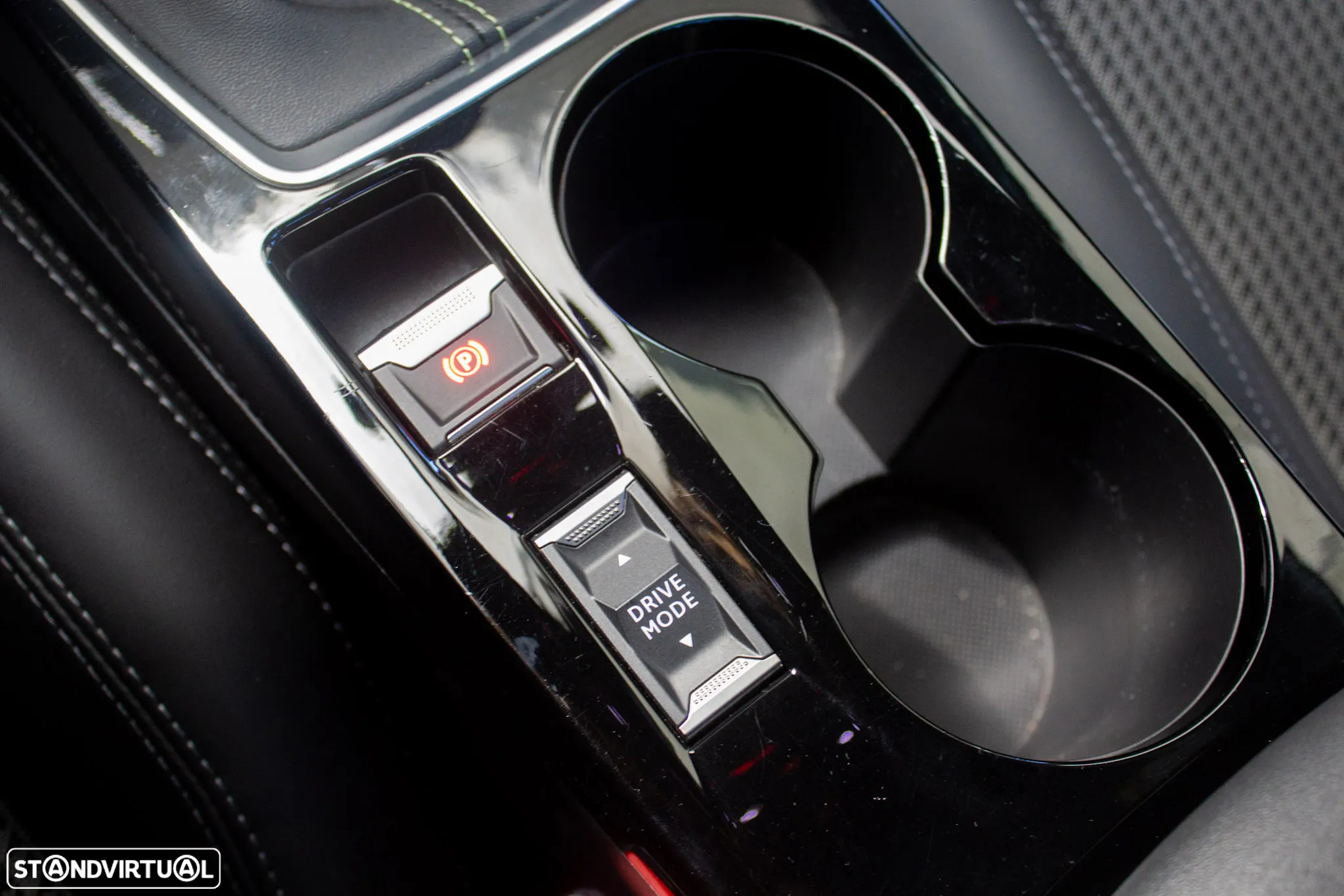 Peugeot 208 1.5 BlueHDi GT Line - 25