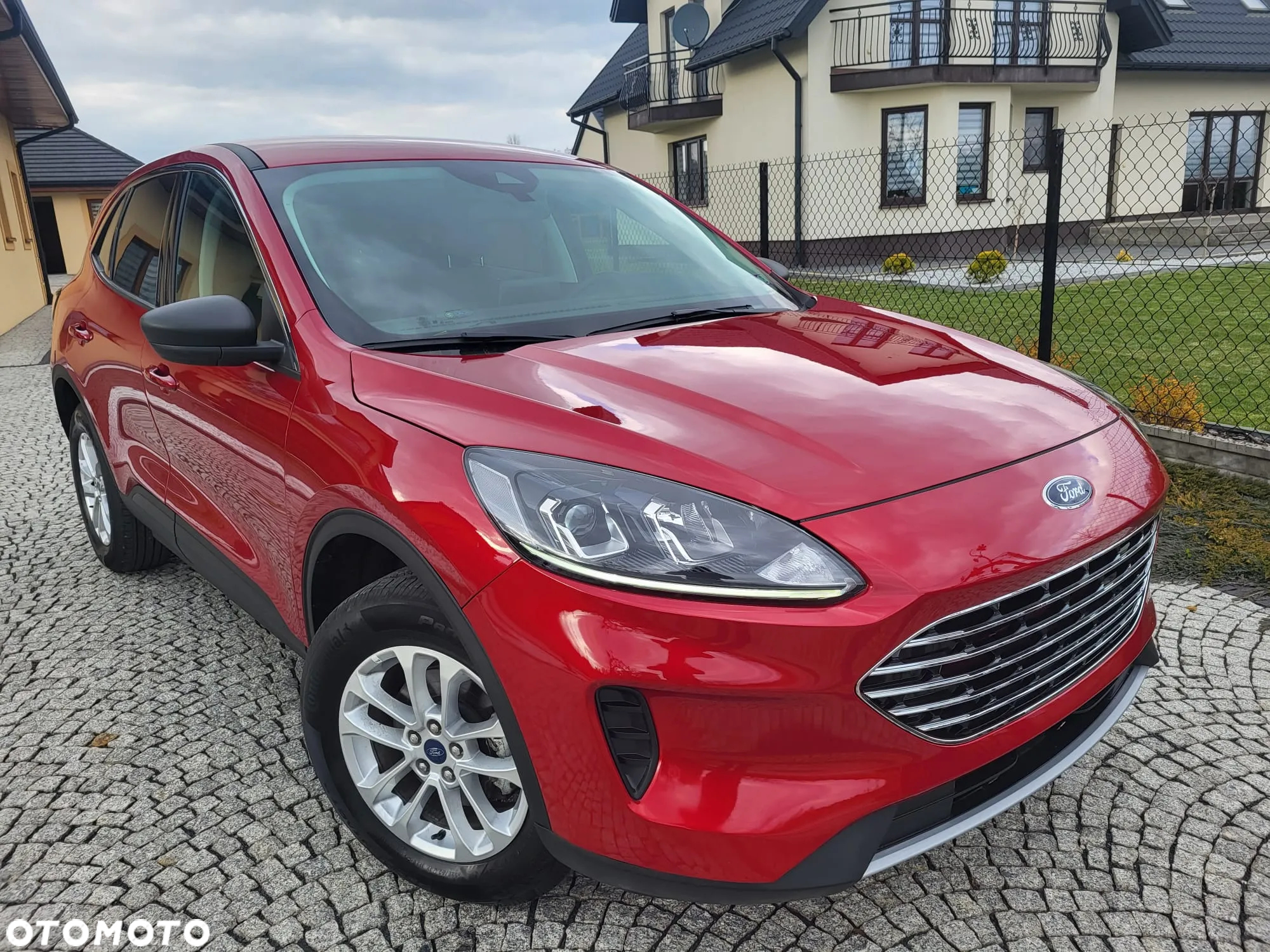 Ford Kuga - 10