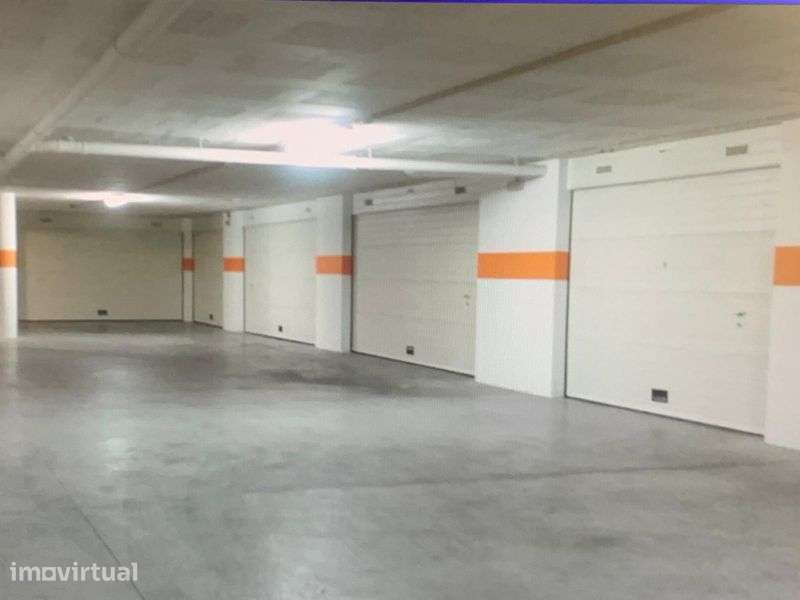 Garagem em Peniche - Grande imagem: 3/4