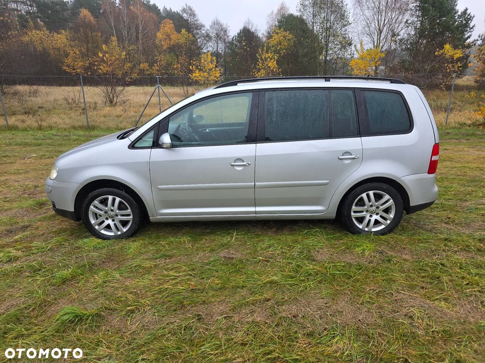 Volkswagen Touran 1.6 FSI - 2