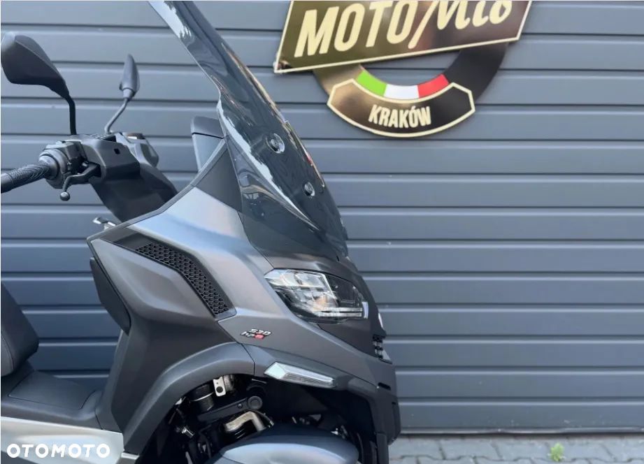 Piaggio MP-3 - 8